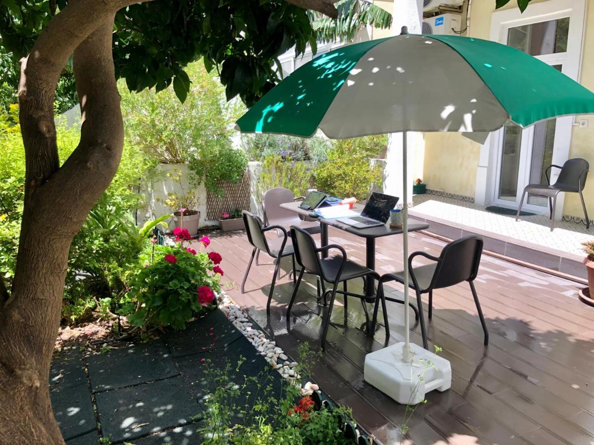 Sunny Orange Garden Apartment In Central 리스본 외부 사진