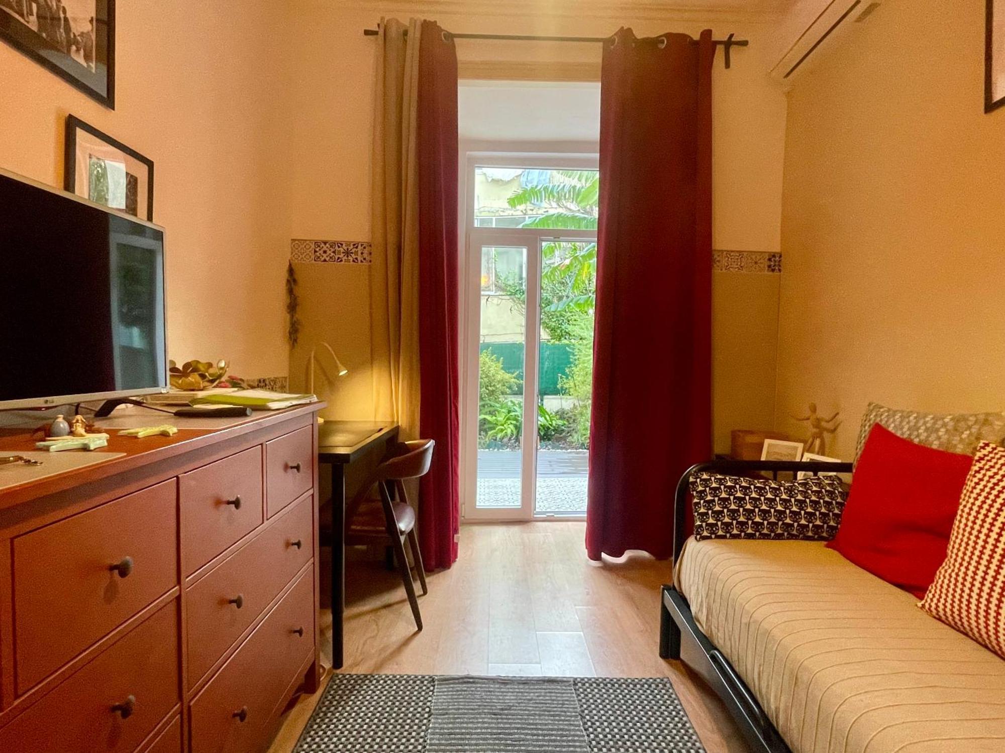 Sunny Orange Garden Apartment In Central 리스본 외부 사진